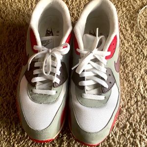 Nike air max size 10 Crimson red And gray